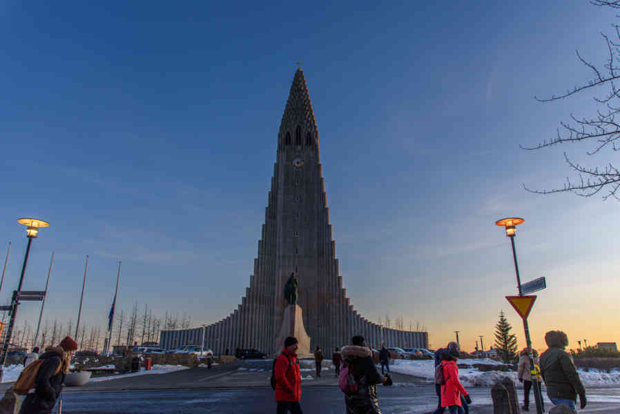 Islandia 013 - Reykjavik - iglesia de Hallgrímur.jpg